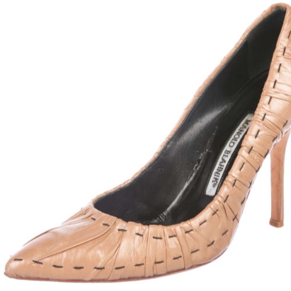 MANOLO BLAHNIK Leather Pointed-Toe Pumps